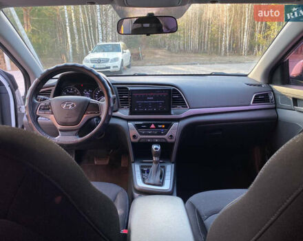 Белый Хендай Аванте, объемом двигателя 1.59 л и пробегом 204 тыс. км за 9700 $, фото 24 на Automoto.ua