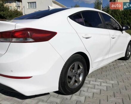 Хендай Аванте 2017 в Петропавлівська Борщагівка на Automoto.ua Белый Хендай Аванте, объемом двигателя 1.59 л и пробегом 153 тыс. км за 12999 $, фото 6 на Automoto.ua