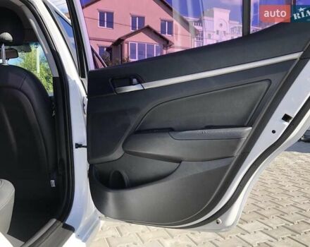 Белый Хендай Аванте, объемом двигателя 1.59 л и пробегом 153 тыс. км за 12900 $, фото 38 на Automoto.ua