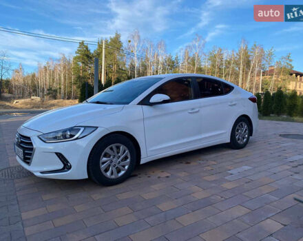 Белый Хендай Аванте, объемом двигателя 1.59 л и пробегом 204 тыс. км за 9700 $, фото 15 на Automoto.ua