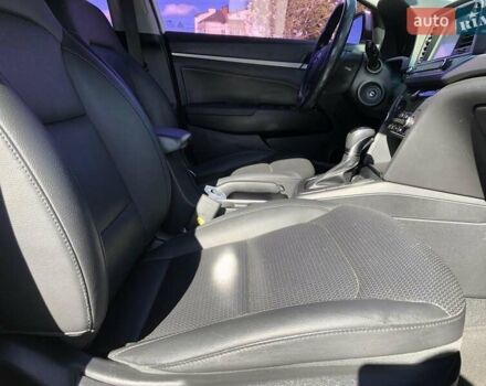 Белый Хендай Аванте, объемом двигателя 1.59 л и пробегом 153 тыс. км за 12900 $, фото 41 на Automoto.ua