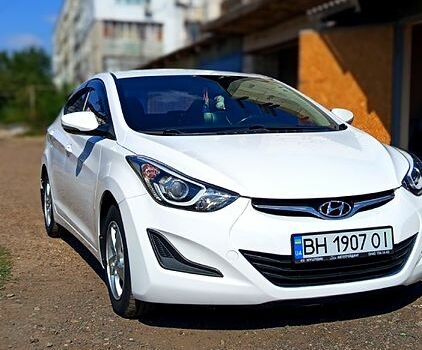 Белый Хендай Аванте, объемом двигателя 1.6 л и пробегом 200 тыс. км за 8300 $, фото 1 на Automoto.ua