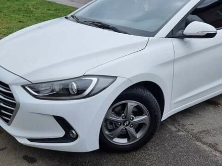 Білий Хендай Аванте, об'ємом двигуна 1.59 л та пробігом 171 тис. км за 10500 $, фото 1 на Automoto.ua