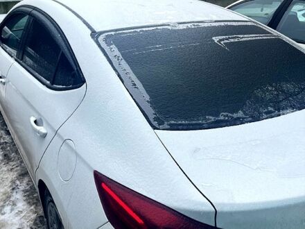 Белый Хендай Аванте, объемом двигателя 1.6 л и пробегом 21200 тыс. км за 10300 $, фото 1 на Automoto.ua