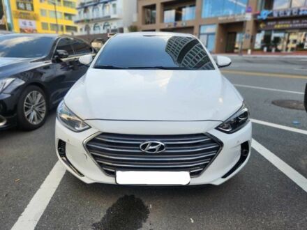 Белый Хендай Аванте, объемом двигателя 1.6 л и пробегом 154 тыс. км за 11000 $, фото 1 на Automoto.ua