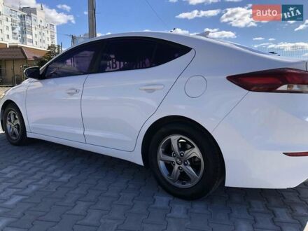 Хендай Аванте 2017 в Петропавлівська Борщагівка на Automoto.ua Белый Хендай Аванте, объемом двигателя 1.59 л и пробегом 153 тыс. км за 12999 $, фото 1 на Automoto.ua