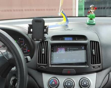 Черный Хендай Аванте, объемом двигателя 1.6 л и пробегом 285 тыс. км за 5857 $, фото 7 на Automoto.ua