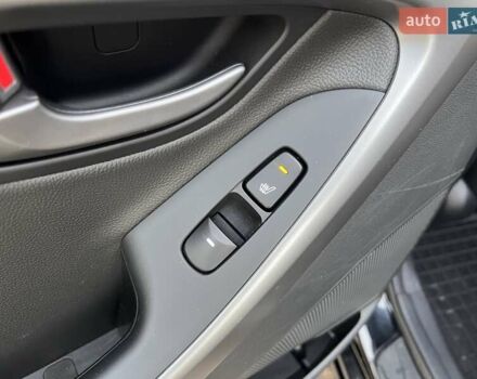 Черный Хендай Аванте, объемом двигателя 1.6 л и пробегом 138 тыс. км за 10900 $, фото 15 на Automoto.ua