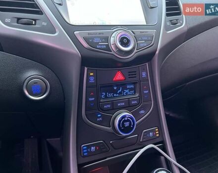 Черный Хендай Аванте, объемом двигателя 1.6 л и пробегом 138 тыс. км за 10900 $, фото 8 на Automoto.ua