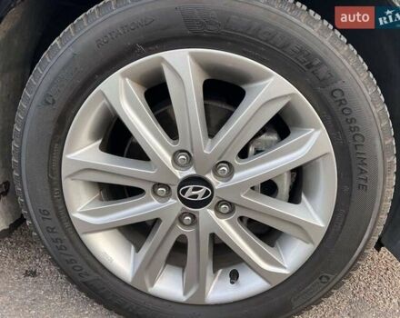 Черный Хендай Аванте, объемом двигателя 1.6 л и пробегом 138 тыс. км за 10900 $, фото 12 на Automoto.ua