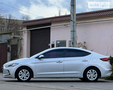 Серый Хендай Аванте, объемом двигателя 1.6 л и пробегом 148 тыс. км за 10700 $, фото 16 на Automoto.ua