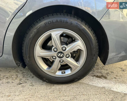 Серый Хендай Аванте, объемом двигателя 1.6 л и пробегом 185 тыс. км за 11800 $, фото 8 на Automoto.ua