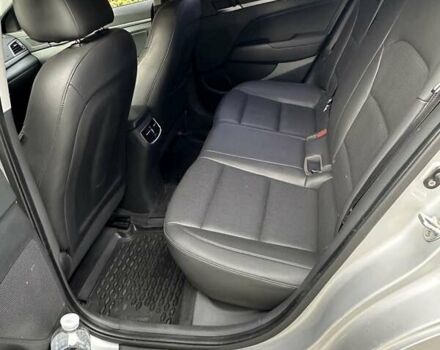 Сірий Хендай Аванте, об'ємом двигуна 1.6 л та пробігом 189 тис. км за 11500 $, фото 6 на Automoto.ua