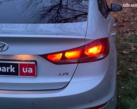 Серый Хендай Аванте, объемом двигателя 1.6 л и пробегом 189 тыс. км за 11690 $, фото 10 на Automoto.ua