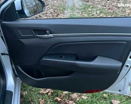 Серый Хендай Аванте, объемом двигателя 1.6 л и пробегом 189 тыс. км за 11690 $, фото 24 на Automoto.ua