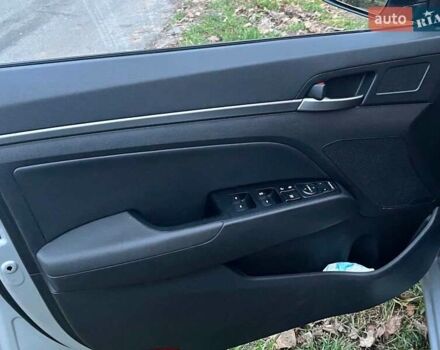 Серый Хендай Аванте, объемом двигателя 1.6 л и пробегом 189 тыс. км за 11690 $, фото 15 на Automoto.ua