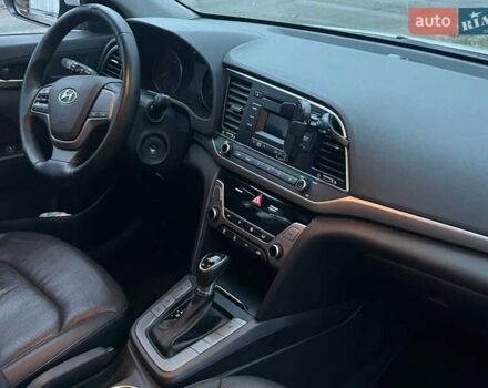 Серый Хендай Аванте, объемом двигателя 1.6 л и пробегом 189 тыс. км за 11690 $, фото 26 на Automoto.ua