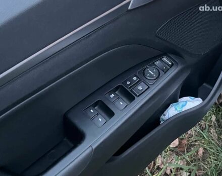 Серый Хендай Аванте, объемом двигателя 1.6 л и пробегом 189 тыс. км за 11690 $, фото 15 на Automoto.ua