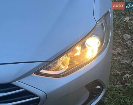 Серый Хендай Аванте, объемом двигателя 1.6 л и пробегом 189 тыс. км за 11690 $, фото 4 на Automoto.ua