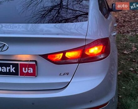 Серый Хендай Аванте, объемом двигателя 1.6 л и пробегом 189 тыс. км за 11690 $, фото 9 на Automoto.ua