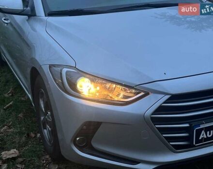 Серый Хендай Аванте, объемом двигателя 1.6 л и пробегом 189 тыс. км за 11690 $, фото 2 на Automoto.ua