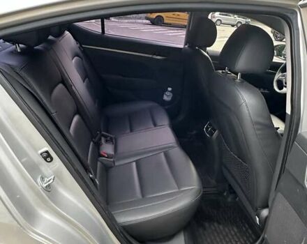 Сірий Хендай Аванте, об'ємом двигуна 1.6 л та пробігом 189 тис. км за 11500 $, фото 7 на Automoto.ua