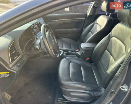 Серый Хендай Аванте, объемом двигателя 1.6 л и пробегом 185 тыс. км за 11800 $, фото 15 на Automoto.ua