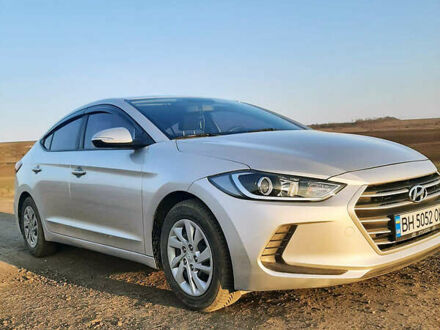 Хендай Аванте 2015 в Одессе на Automoto.ua Серый Хендай Аванте, объемом двигателя 1.6 л и пробегом 172 тыс. км за 10900 $, фото 1 на Automoto.ua