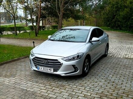 Сірий Хендай Аванте, об'ємом двигуна 1.6 л та пробігом 211 тис. км за 11000 $, фото 1 на Automoto.ua