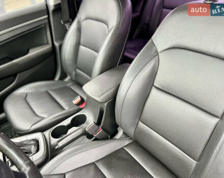 Синій Хендай Аванте, об'ємом двигуна 1.6 л та пробігом 231 тис. км за 12300 $, фото 31 на Automoto.ua