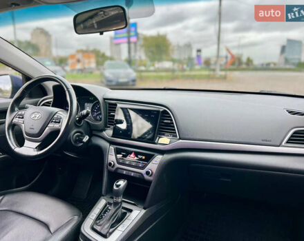 Синій Хендай Аванте, об'ємом двигуна 1.6 л та пробігом 231 тис. км за 12300 $, фото 17 на Automoto.ua