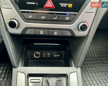 Синій Хендай Аванте, об'ємом двигуна 1.6 л та пробігом 231 тис. км за 12300 $, фото 25 на Automoto.ua