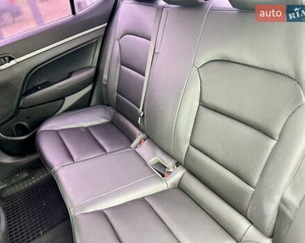 Синій Хендай Аванте, об'ємом двигуна 1.6 л та пробігом 231 тис. км за 12300 $, фото 32 на Automoto.ua