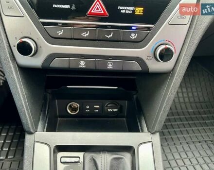 Синий Хендай Аванте, объемом двигателя 1.6 л и пробегом 231 тыс. км за 11900 $, фото 25 на Automoto.ua