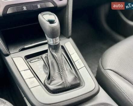 Синій Хендай Аванте, об'ємом двигуна 1.6 л та пробігом 231 тис. км за 12300 $, фото 21 на Automoto.ua