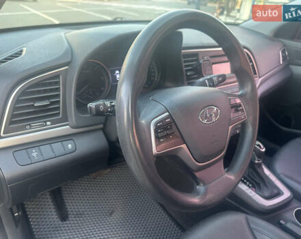 Синий Хендай Аванте, объемом двигателя 1.58 л и пробегом 160 тыс. км за 10300 $, фото 12 на Automoto.ua