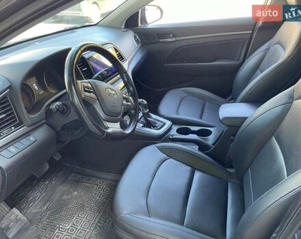 Синий Хендай Аванте, объемом двигателя 1.6 л и пробегом 160 тыс. км за 11999 $, фото 15 на Automoto.ua