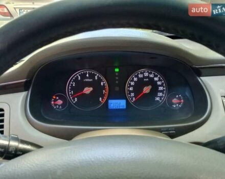 Белый Хендай Азера, объемом двигателя 2.7 л и пробегом 208 тыс. км за 6300 $, фото 7 на Automoto.ua
