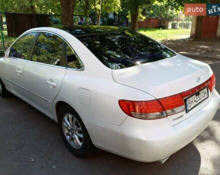 Белый Хендай Азера, объемом двигателя 2.7 л и пробегом 208 тыс. км за 6300 $, фото 3 на Automoto.ua