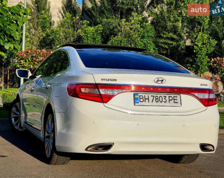 Белый Хендай Азера, объемом двигателя 3 л и пробегом 167 тыс. км за 9900 $, фото 8 на Automoto.ua