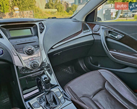 Белый Хендай Азера, объемом двигателя 3 л и пробегом 167 тыс. км за 9900 $, фото 34 на Automoto.ua