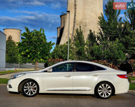 Белый Хендай Азера, объемом двигателя 3 л и пробегом 167 тыс. км за 9900 $, фото 6 на Automoto.ua
