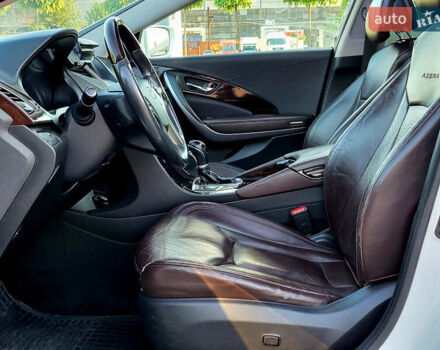 Белый Хендай Азера, объемом двигателя 3 л и пробегом 167 тыс. км за 9900 $, фото 20 на Automoto.ua