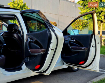 Белый Хендай Азера, объемом двигателя 3 л и пробегом 167 тыс. км за 9900 $, фото 18 на Automoto.ua