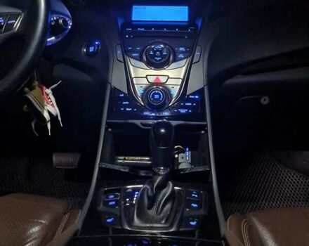 Белый Хендай Азера, объемом двигателя 3 л и пробегом 105 тыс. км за 11000 $, фото 8 на Automoto.ua