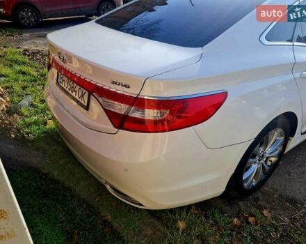 Белый Хендай Азера, объемом двигателя 3 л и пробегом 105 тыс. км за 11000 $, фото 11 на Automoto.ua