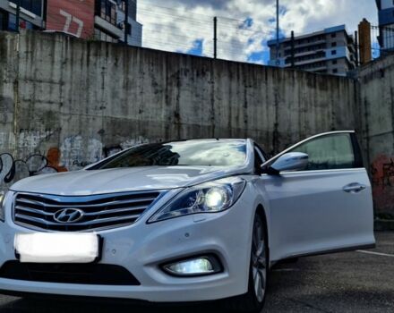 Белый Хендай Азера, объемом двигателя 3 л и пробегом 120 тыс. км за 10500 $, фото 22 на Automoto.ua