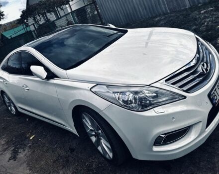 Белый Хендай Азера, объемом двигателя 3 л и пробегом 120 тыс. км за 10500 $, фото 15 на Automoto.ua