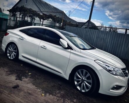 Белый Хендай Азера, объемом двигателя 3 л и пробегом 120 тыс. км за 10500 $, фото 4 на Automoto.ua