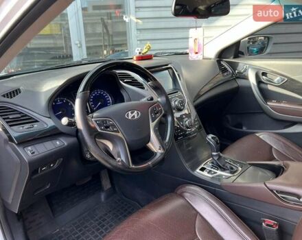 Белый Хендай Азера, объемом двигателя 3 л и пробегом 173 тыс. км за 13499 $, фото 13 на Automoto.ua